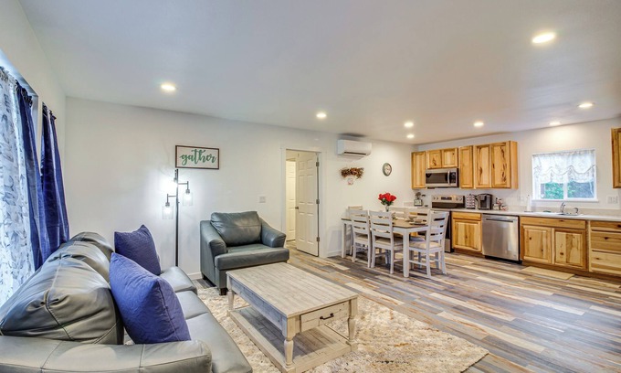 Gold Beach Casa | < 1 Mi to Ocean: Hot Tub Haven in Gold Beach
