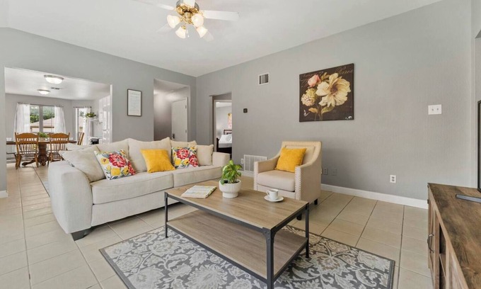 Wetmore Casa | Near Randolph AFB Relaxing Home Workers Welcome