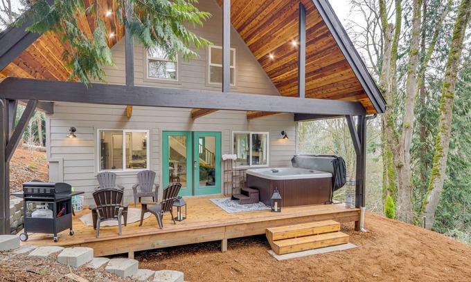 Longview Heights Cabaña | Near Rivers & Boating: Home w/ Hot Tub in Longview
