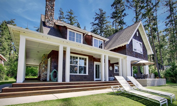 Roche Harbor Casa | Casa estilo Cape Cod con jacuzzi y cerca del puerto de Roche. (Westcott Bay Vista)