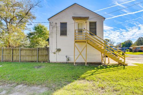 Lakeview  Jefferson County Apartamento | Near Sabine Lake Pet-Friendly Apt in Port Arthur