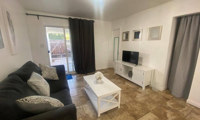 Rolando Village Casa | Near SDSU! Cozy Studio Suite with Private Patio