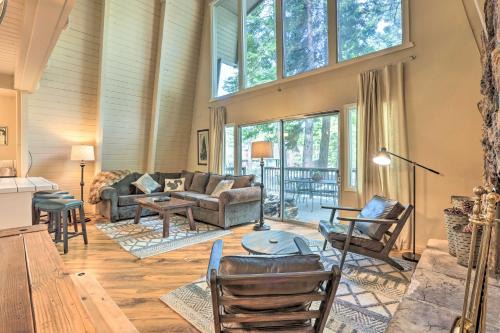 Carnelian Bay Casa | Near Skiing and Hiking Carnelian Bay Cabin