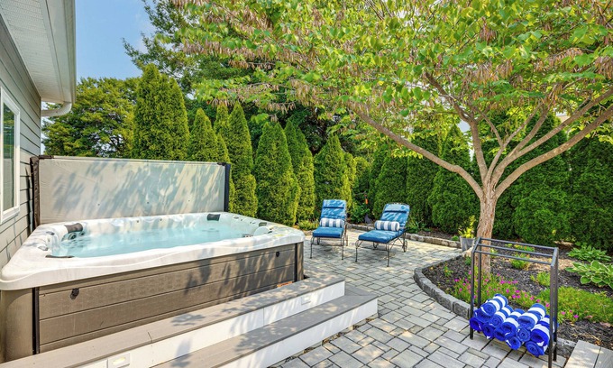 Solomons Casa | Near Solomons Island Boardwalk: Home w/ Hot Tub!
