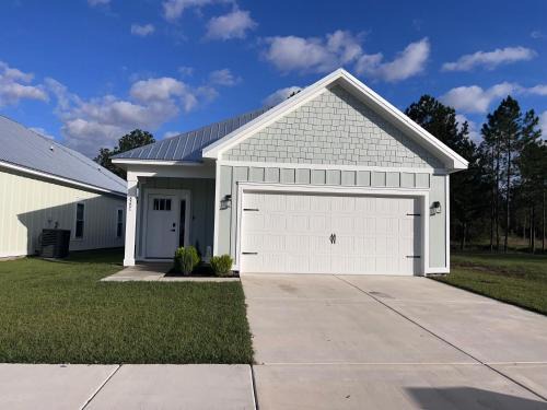 Foley Casa | Near Sports Complex OWA beaches shopping restaurants mini golf Central to all the fun Foley has to offer