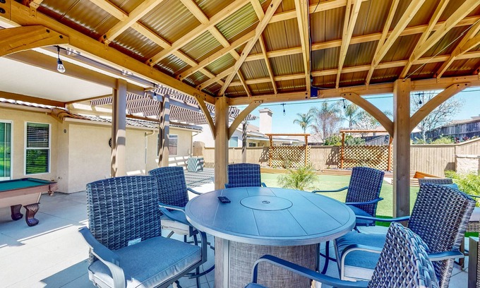 Temecula Casa | Near Temecula Wine Country - Hot Tub & Pool Table