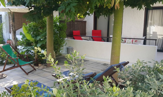 Pervolia Apartamento | Cerca de la playa Apartamento con jardin
