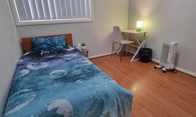 Toongabbie Apartamento | Near to Toongabbie Station - 4 minutes walk