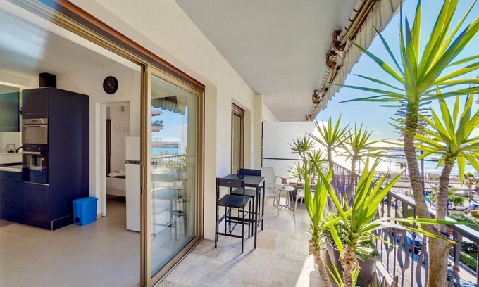 Alpes-Maritimes Apartamento | Near Train Station, Free Parking