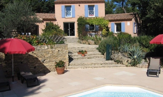 Faucon Villa | Frente a la villa de Mont Ventoux con terraza, jardín y piscina climatizada clasificada 4 *