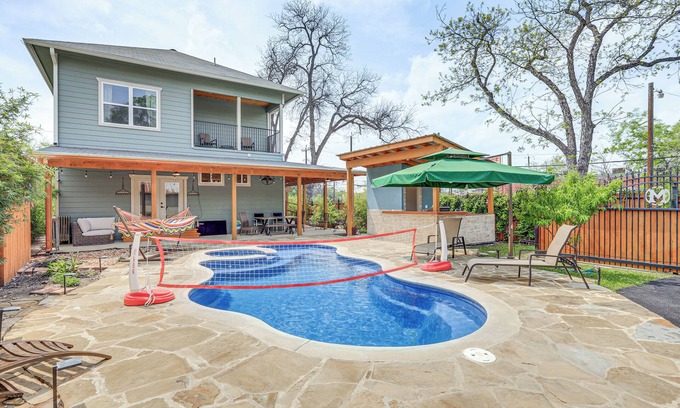 Mahncke Park Casa | Near Zoo & Riverwalk: Spacious Home w/ Heated Pool