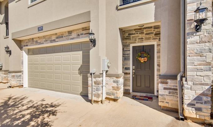 Wellborn Casa | Casa de pueblo ordenada y elegante para su estadía en College Station