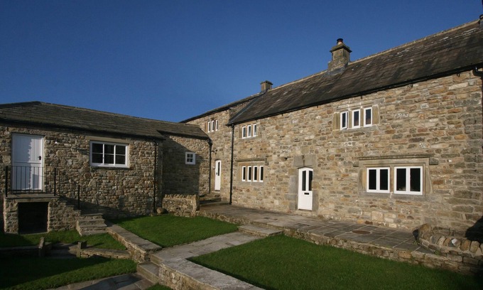 Fremington Casa | NEDDY HOUSE, pet friendly, character holiday cottage in Reeth