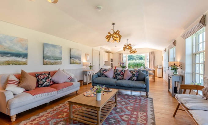 West Grinstead Casa | Need's Farm Stables - Cuatro Habitaciones Casa, Capacidad 8