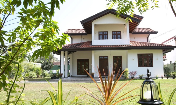 Dalupotha Villa | Negombo Villa cerca de la playa / aeropuerto - capacidad para 10