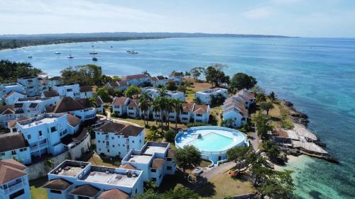 Orange Bay Apartamento | Negril beachfront oceanview studios 164 & 145