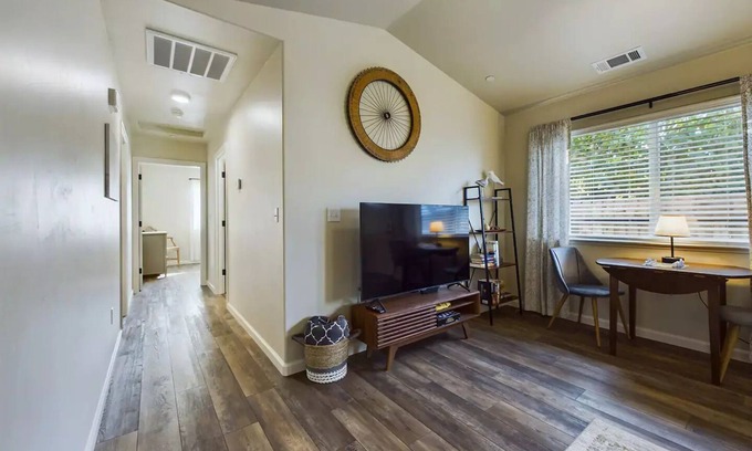 McKinleyville Casa | Neighborhood Hideaway