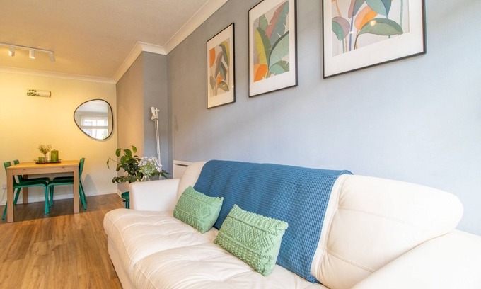 Paisley Apartamento | Neilston Road · Be My Paisley Buddy | Pass The Keys