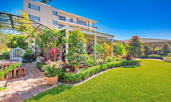 Nelson Bay Casa | Nelson Bay CBD Oasis - 13 Government Rd