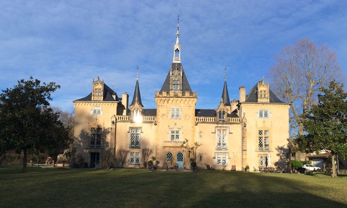 Vieuzos Casa | Campo neogótico castillo ubicado en las estribaciones de los Pirineos Majestic