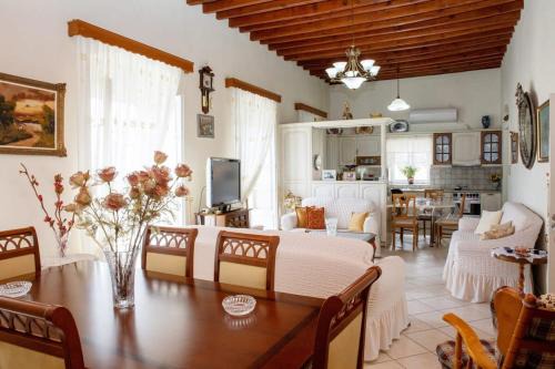 Leros Apartamento | Neoclassical Splendor Unique Experience in Leros