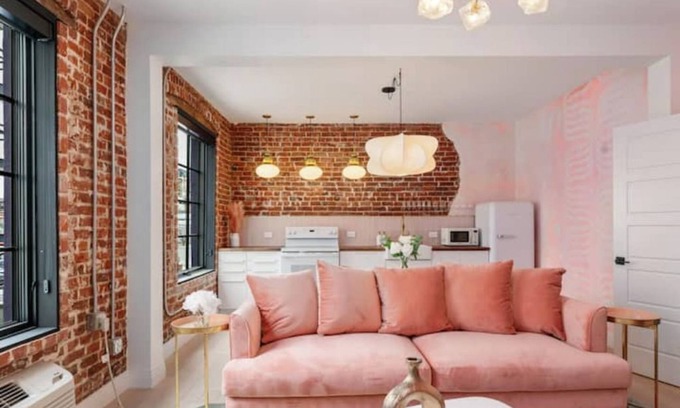 Golden Triangle Apartamento | Neon Swan Art Suite 206