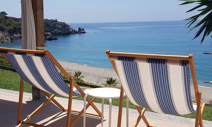 Nerja Casa | Casa en la playa El Cañuelo. Paraje Natural Acantilados Maro-Cerro Gordo (Nerja)