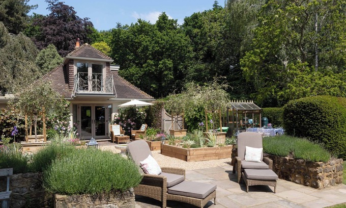 Pulborough Casa | Nest Lodge, a stunning three bedroom lodge surrounded by nature