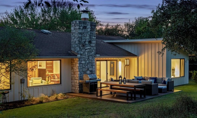 West Oak Hill Casa | Nestled In Nature Home - Pet-Friendly, Acreage