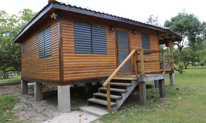 Gales Point Cabina | Ubicado en el corazón de la selva tropical, Casa Stevens ofrece una estancia única