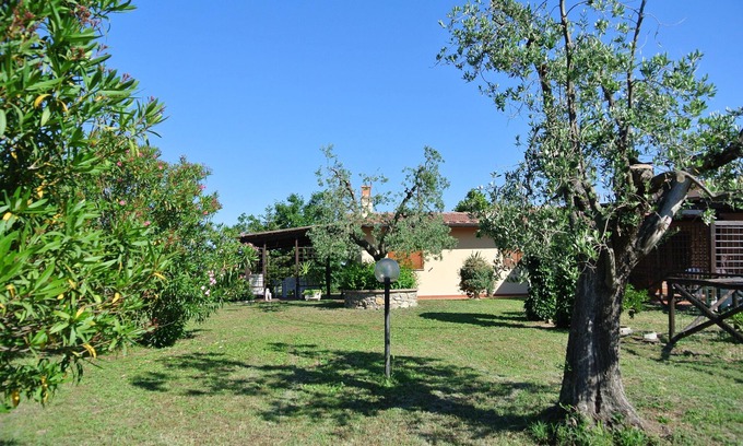 Donoratico Casa | Nestled in the plains of Castagneto Carducci