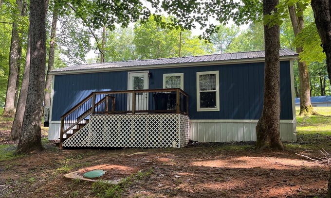 Jamestown Cabina | Nestling 2 Bedroom 1 Bath Cabin at Lake Cumberland #420