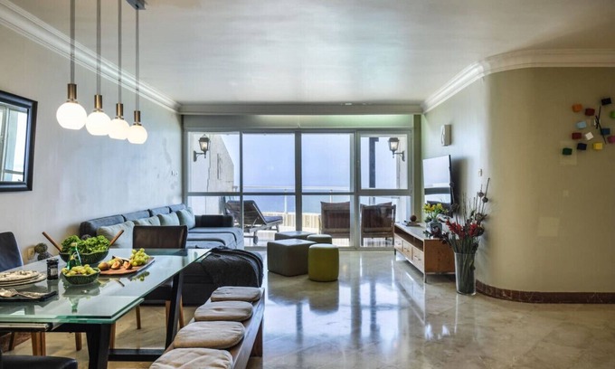 Netanya Apartamento | Netanya Panoramic Sea-View 4BR Apt