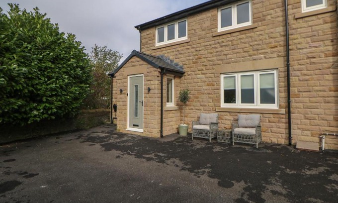 Buxton Casa | Netherdale House