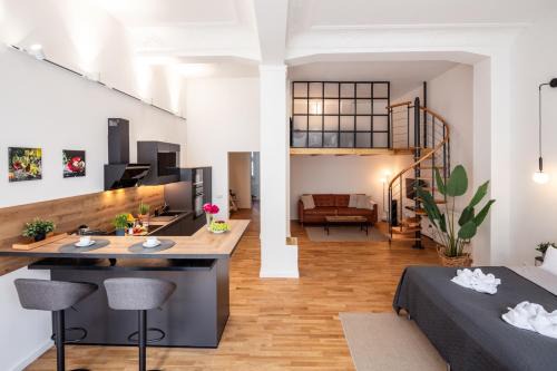 Aue Apartamento | NEU! City-Loft-Apartment im Goethe Palais I 5P I Lift I Parkplatz I Zentrum I Helios