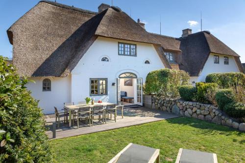 Keitum Casa | NEU Friesenhof Aenne Haus 4 - Ihr friesisches Zuhause unter Reet in Keitum Sylt