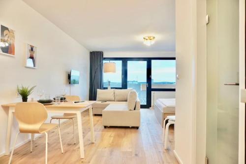 Innenstadt-West Apartamento | NEU modernes Apartment in Top Lage, free Parking max 1,65m Höhe und 1,8m Breite
