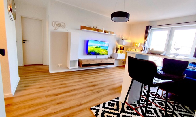 Magdeburg Apartamento | Neuwertige Wohnung in Top Lage Incl. Parkplatz, Fahrstuhl, 2 Zimmer+küche+bad