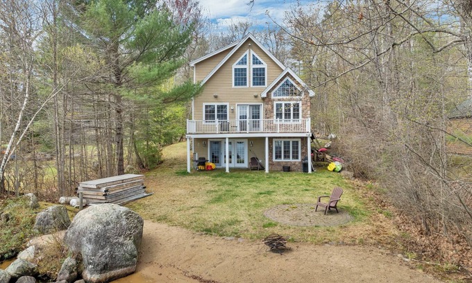 Moultonborough Casa | Never before rented light and bright home on Lake Winnipesaukee