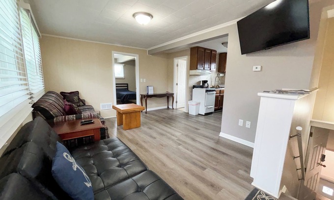 Anchor Bay Harbor Apartamento | NEW- 1 Bed, 1 Bath, Sleeps, 4, Close To Boat Launch, Recently Renovated, Clean