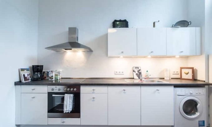 Dusseldorf Old Town Apartamento | New 1st Floor Flat, DUS city, 2BR, 2 Bath, Balcony