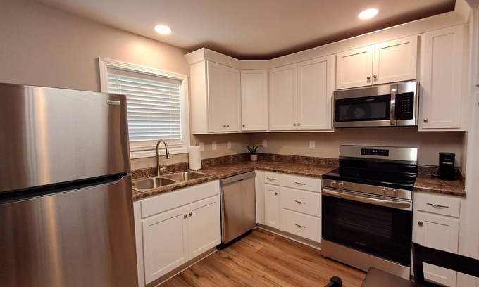 Manchester Apartamento | New 2-bedroom apartment in the heart of Manchester close to I-24.