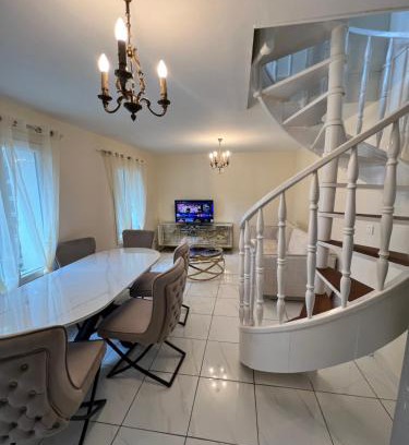 Sarcelles Casa | NEW 2 bedroom House 15mins from Paris by Train