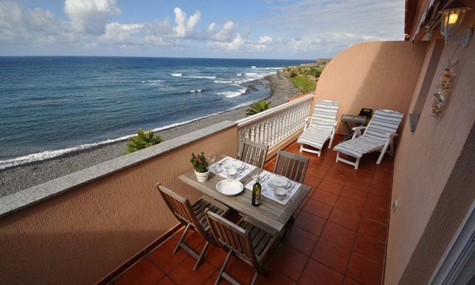 Garachico Apartamento | Nuevo 2010-Atico 1 dormitorio frente mar-doble terrazas norte-sur