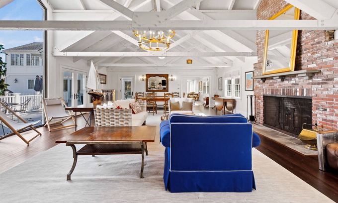Osterville Casa | New 2024 Osterville Seaside Estate - Luxury Retreat w/ Heated Swimming Pool