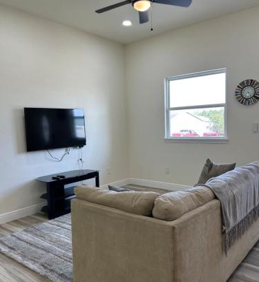 Canyon Lake Casa | New 2025 Modern 3BR Retreat