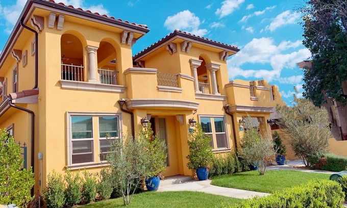 Alhambra Condominio | ⭐️⭐️⭐️⭐️⭐️New 2b3b with garage in Alhambra，walk to Costco and Target