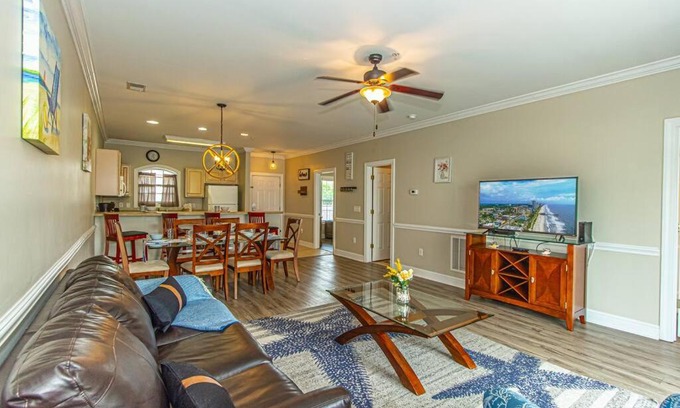 Central Myrtle Beach Apartamento | NEW 2BR 2BA Beachy Golf Villa Near Beach