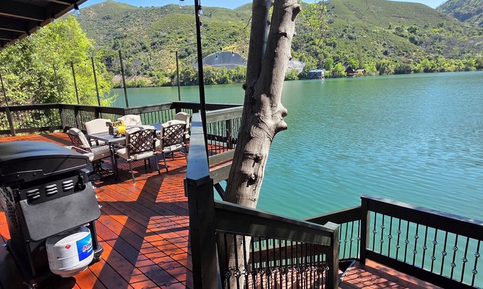 Upper Lake Casa | New 2BR Lake House on Blue Lakes-Private Dock, Large Patio, Fire Pit & Kitchen