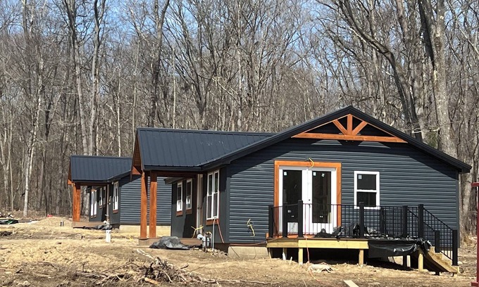 Oil City Cabina | NEW 2BR Lodge With Hot Tub @ Oil Creek State Park, Franklin PA & Oil City, PA.